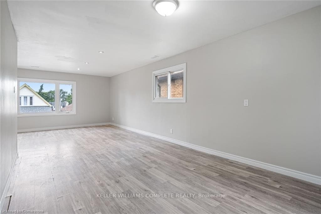 100 Park Row photo 23