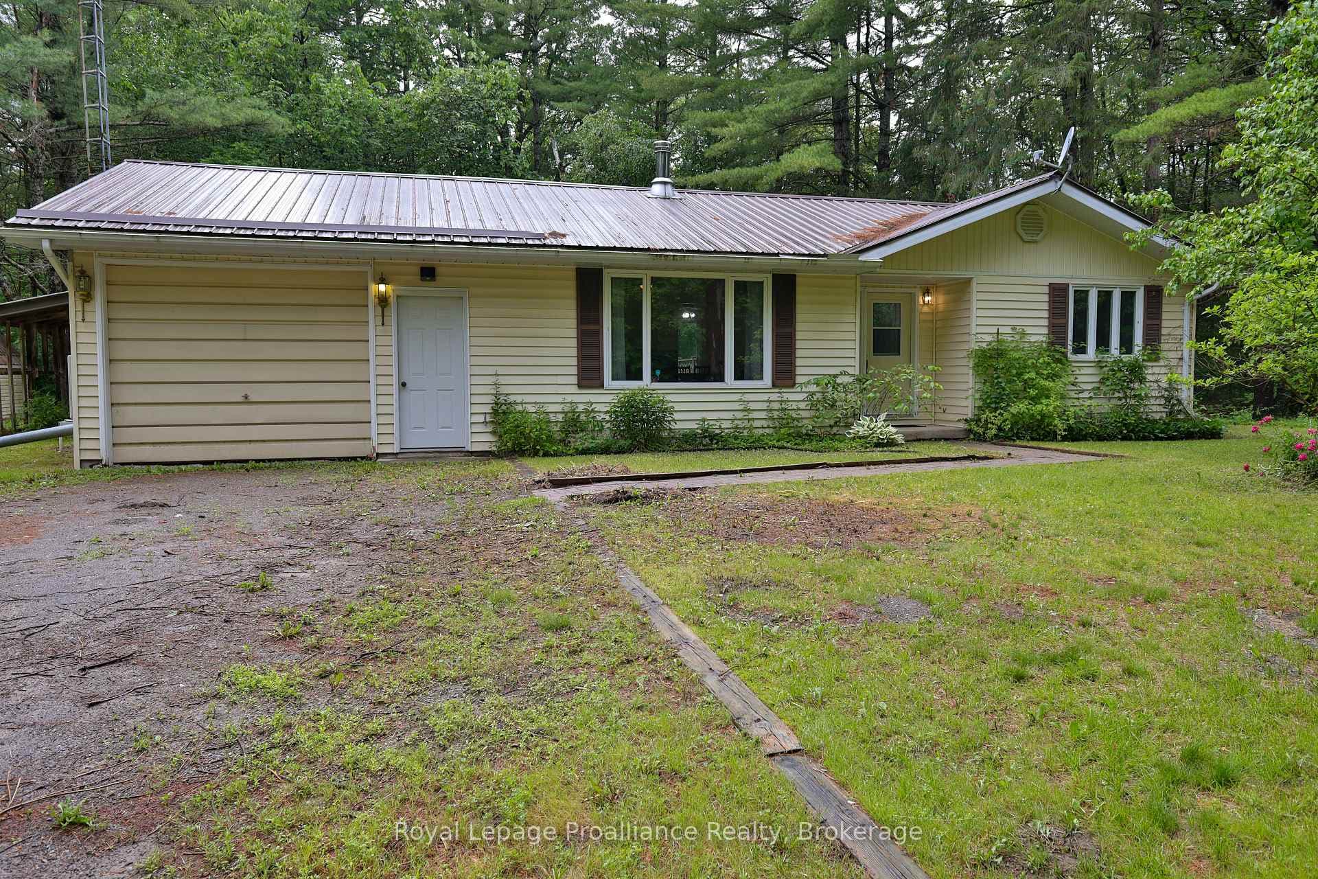 5001 Stirling-Marmora Road photo 1