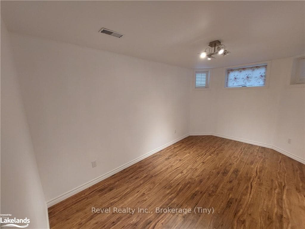 155 GRIFFIN Street photo 9