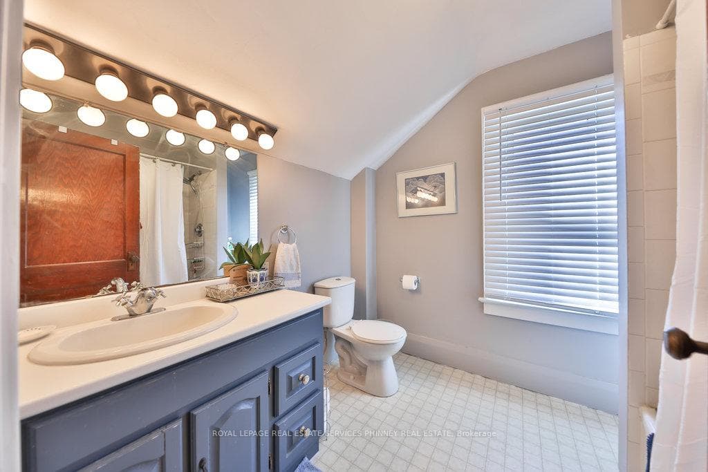 222 Alexandra Street photo 7