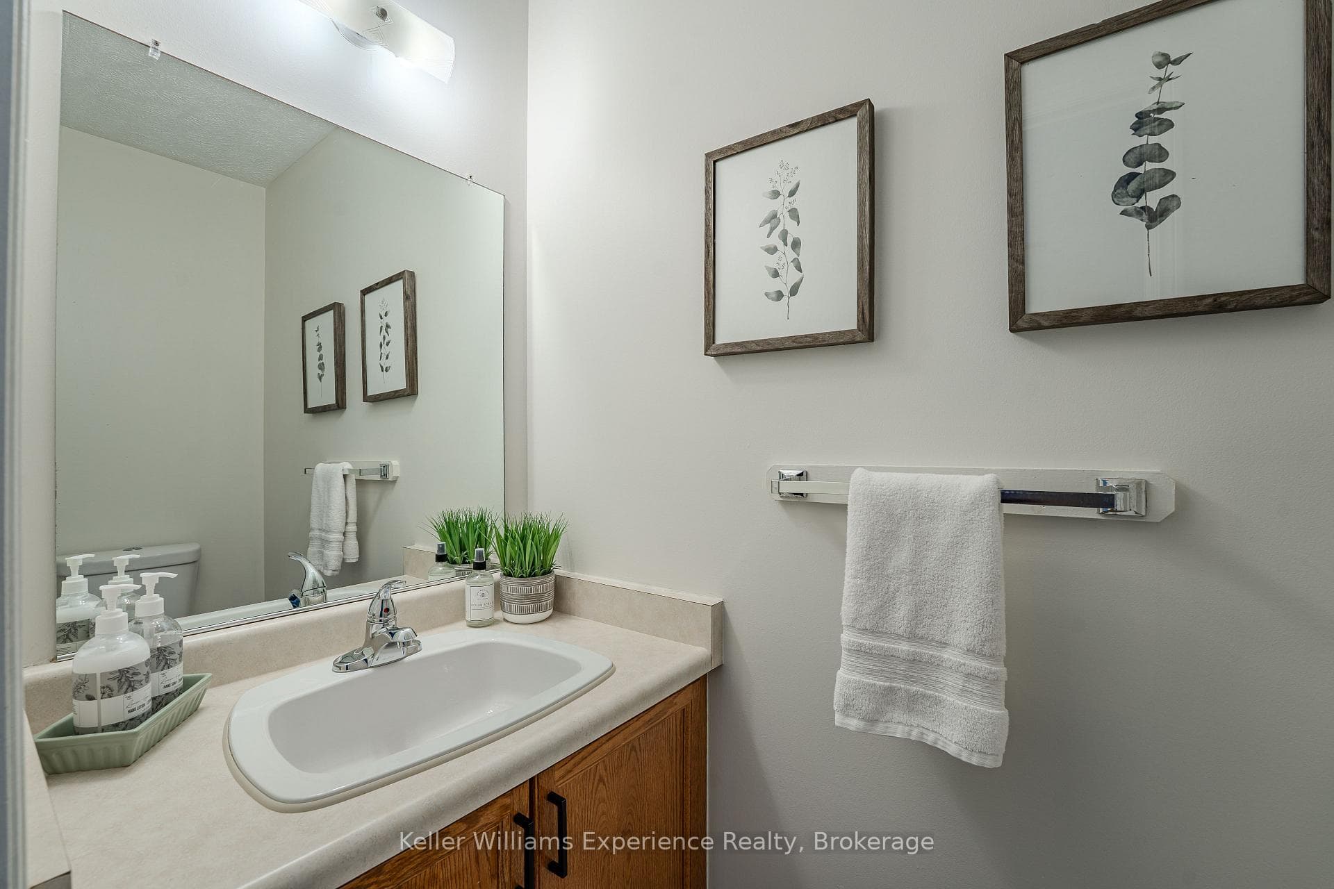 300 4th Avenue photo 20