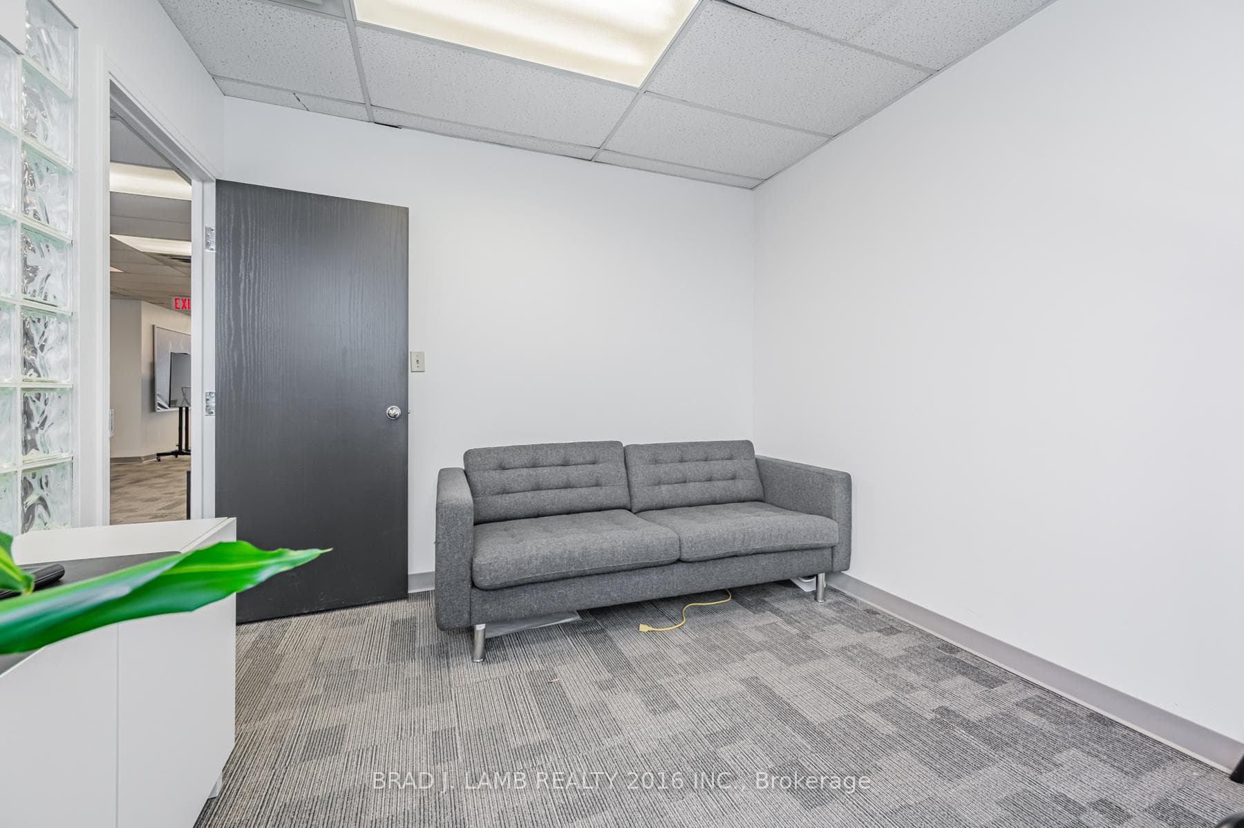 2600 Skymark Avenue Unit 5-201 photo 25