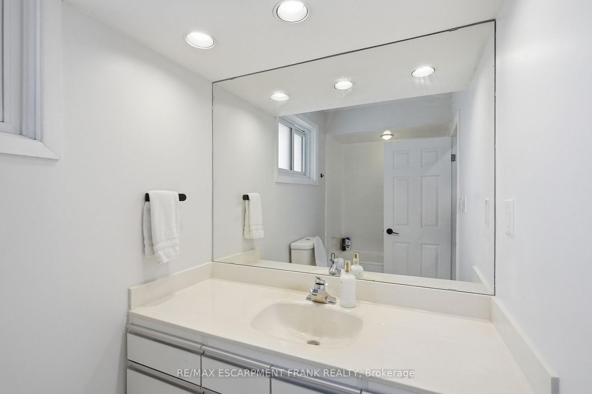 95 East 18th Street Unit 1 photo 23