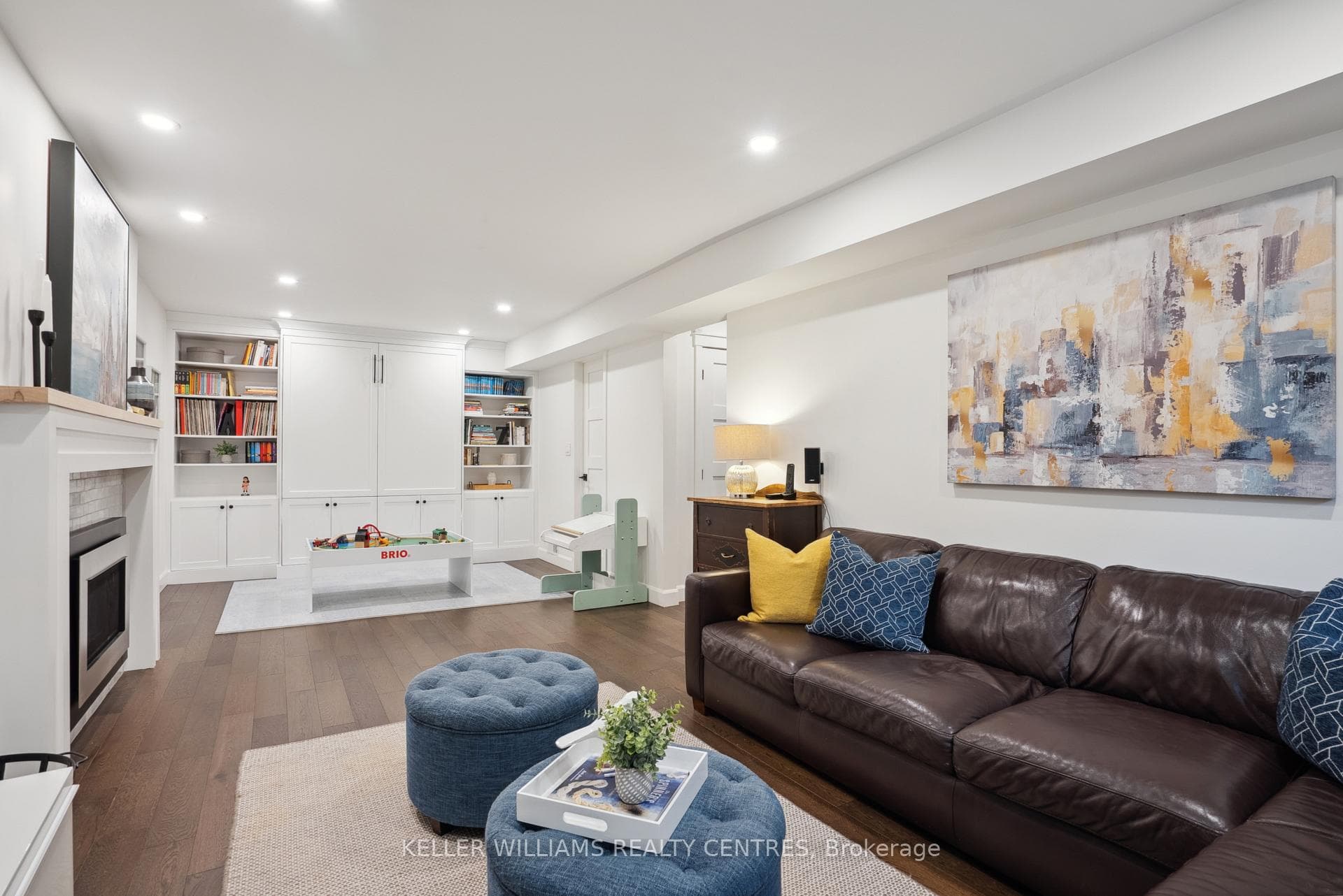 5215 Broughton Crescent photo 28