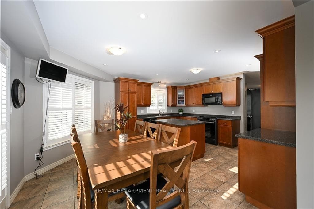 12 Jolliet Street photo 4