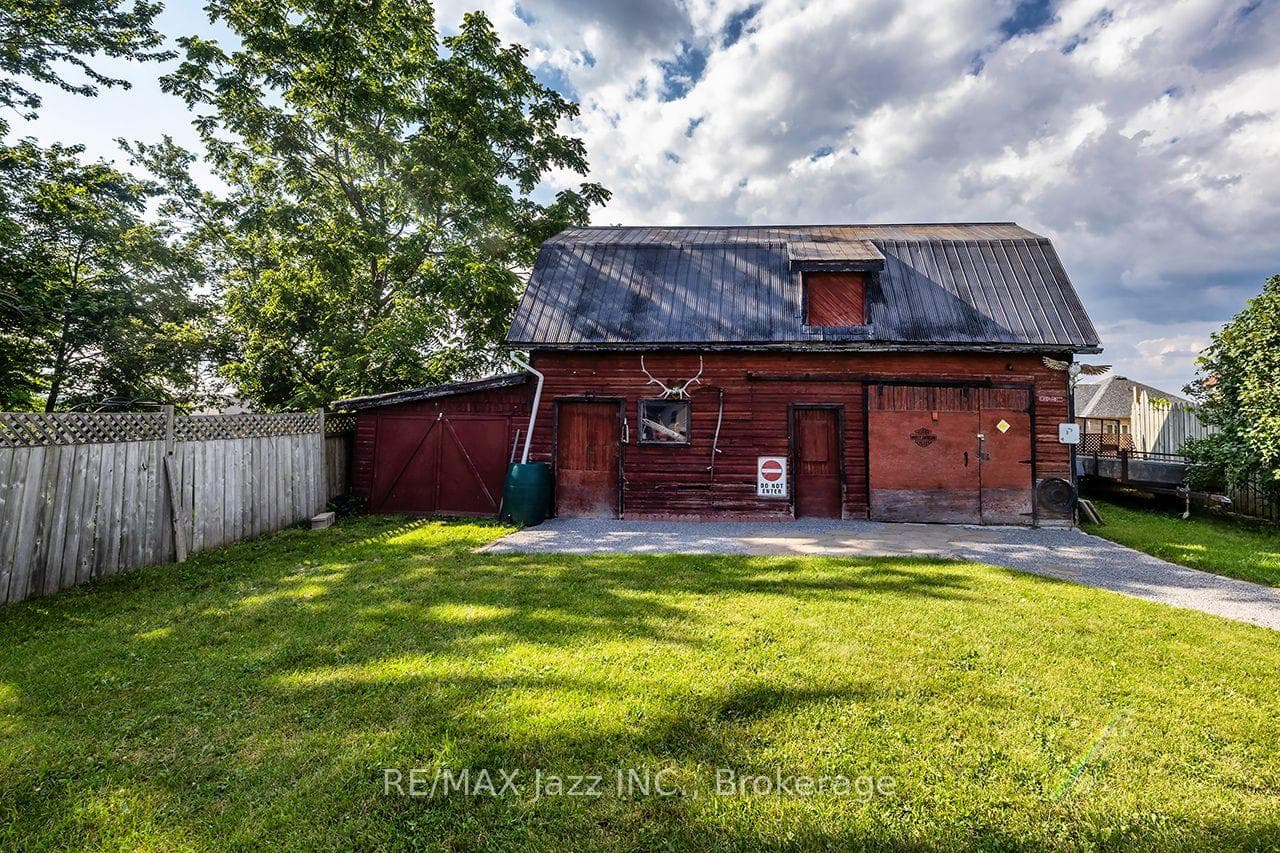 132 King Street photo 41