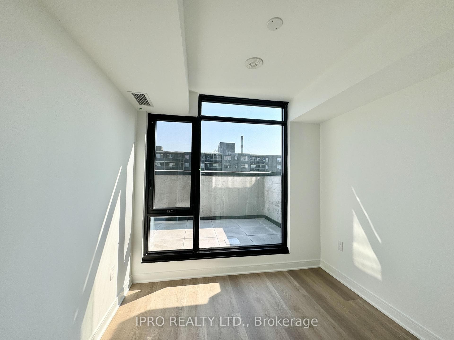 86 Dundas Street Unit 806 photo 8