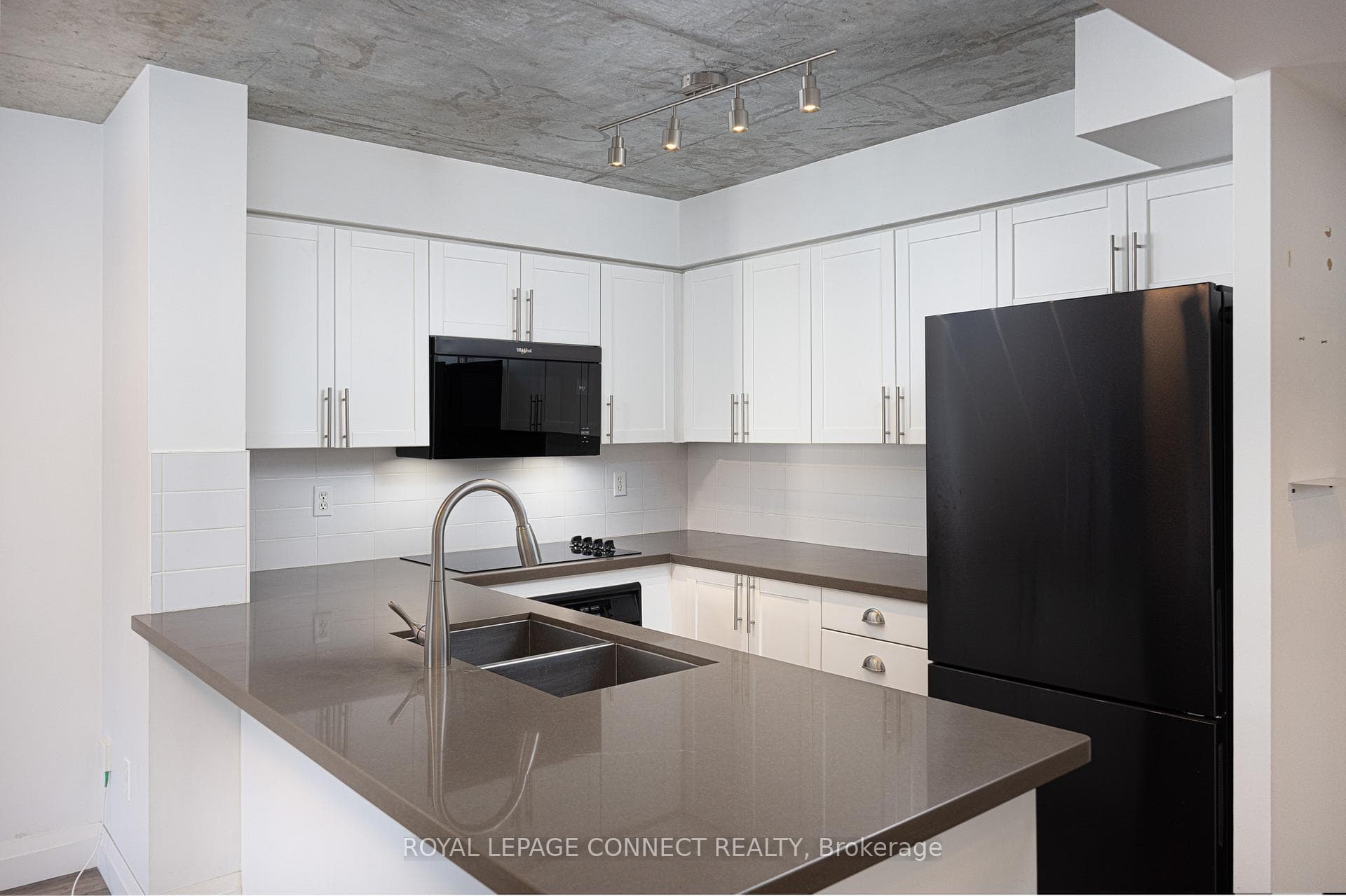 311 Richmond Street Unit 705 photo 10