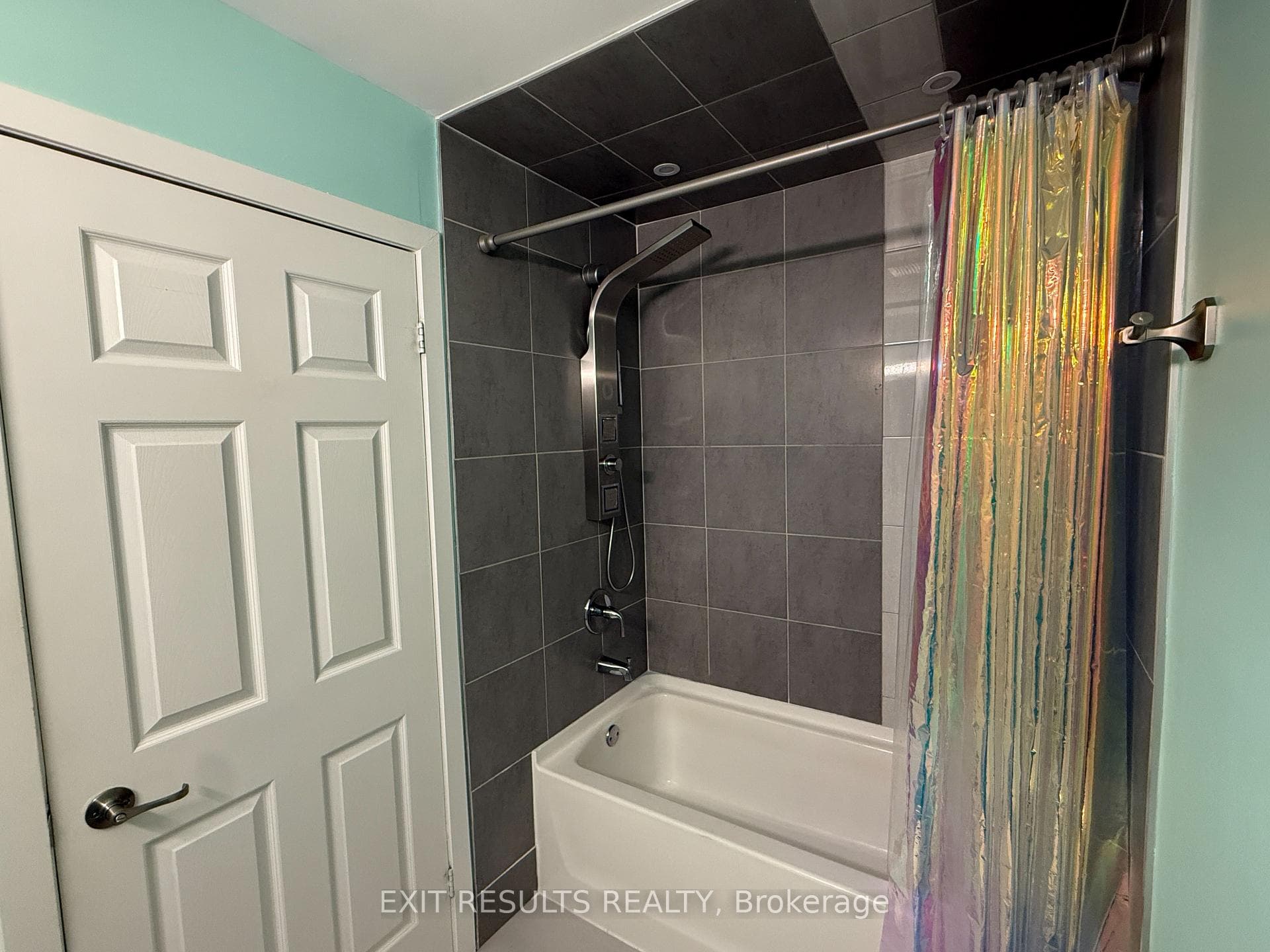 1090 DIANNE Avenue photo 25