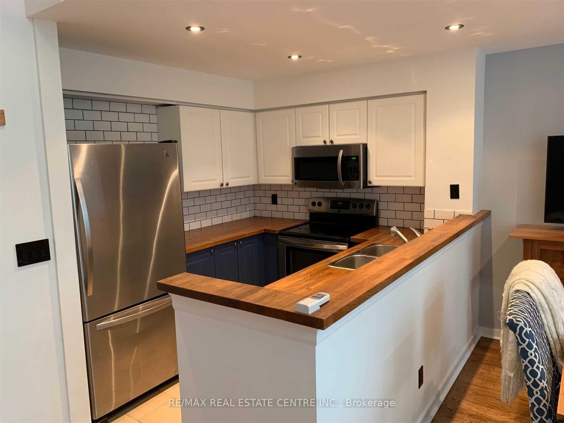 300 Manitoba Street Unit 102 photo 4