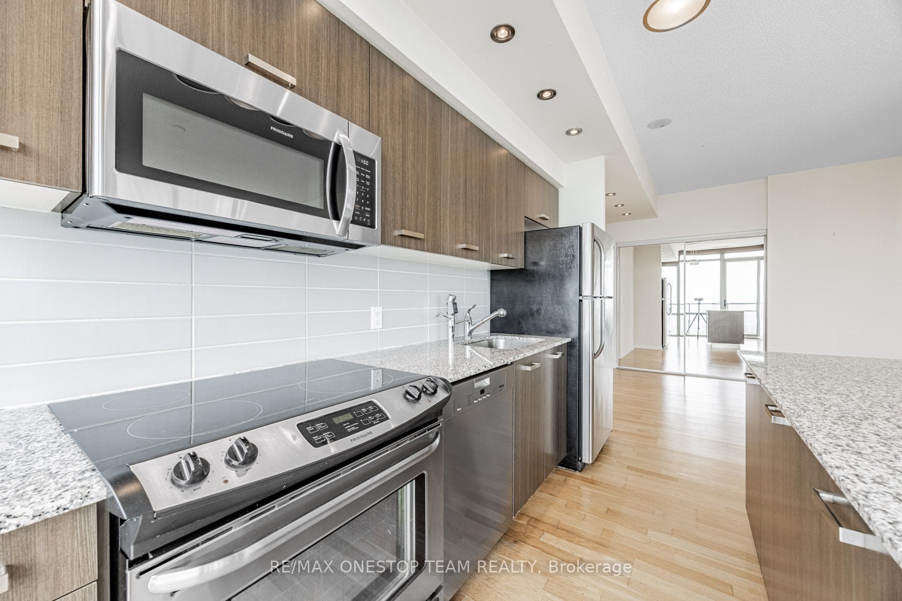 832 Bay Street Unit 4110 photo 12