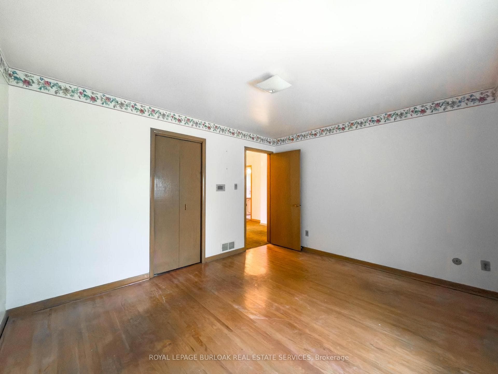 3577 Bluestream Crescent photo 32