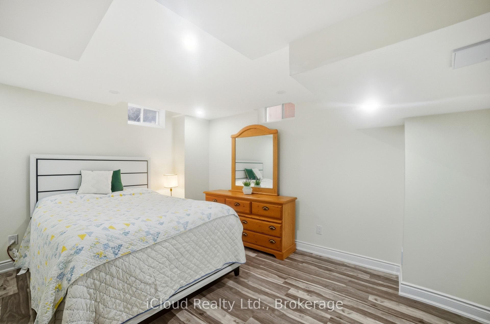 5 Leith Drive photo 41