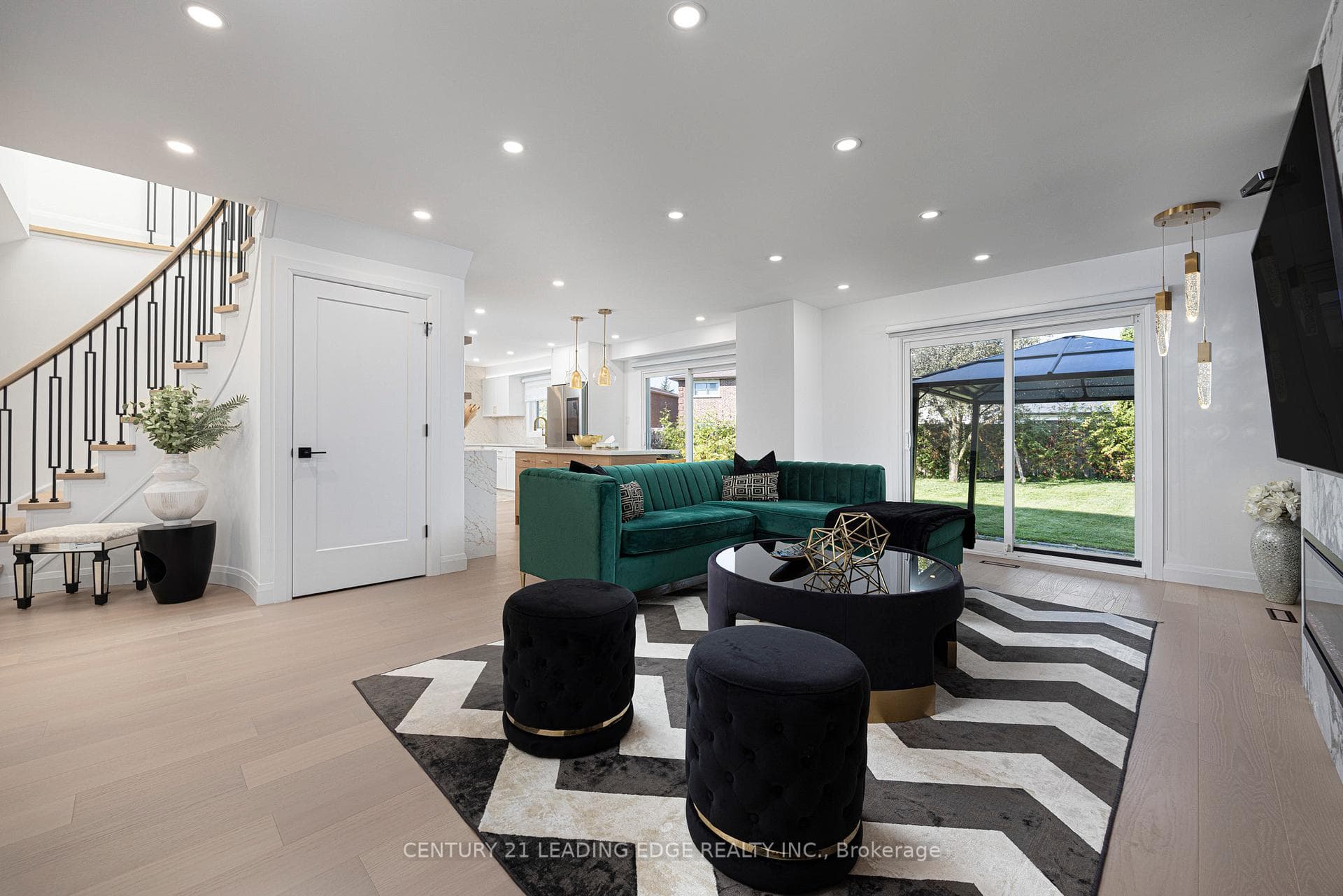 24 BARKER Court photo 11