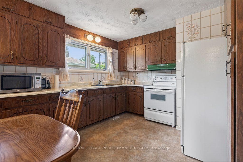 2184 Melfort Street photo 13