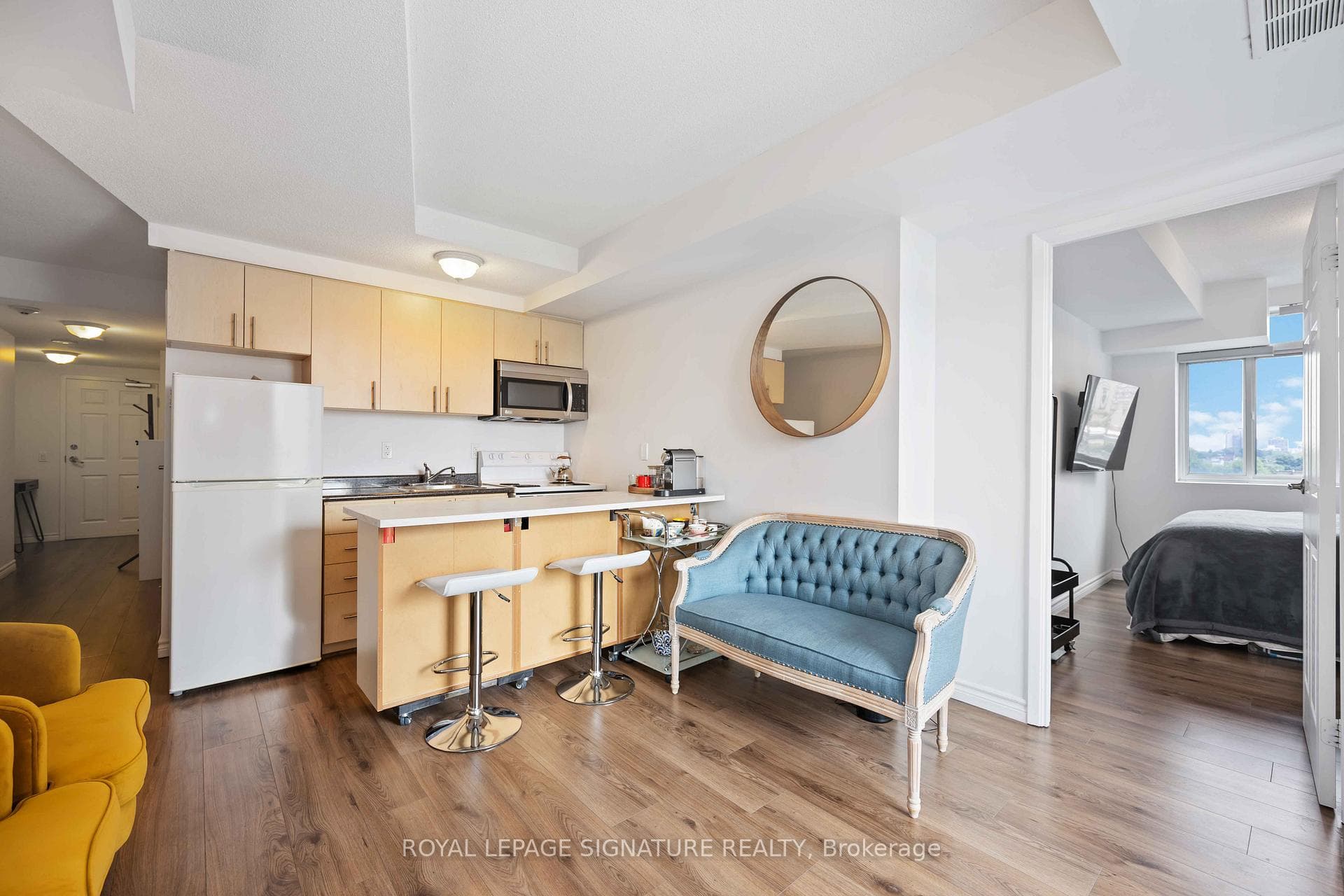 15 Maplewood Avenue Unit 703 photo 12