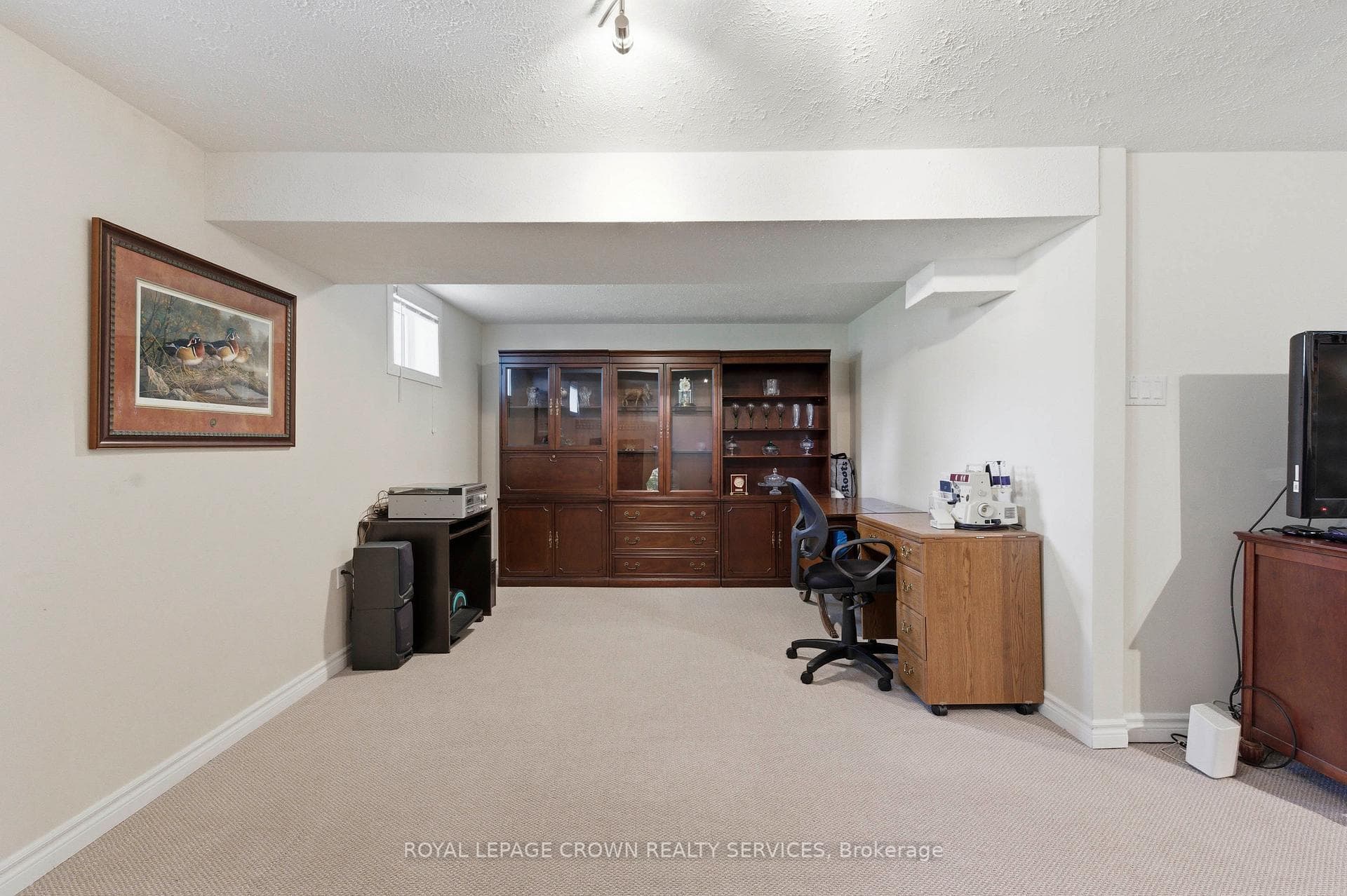 35 Barnicke Drive photo 24
