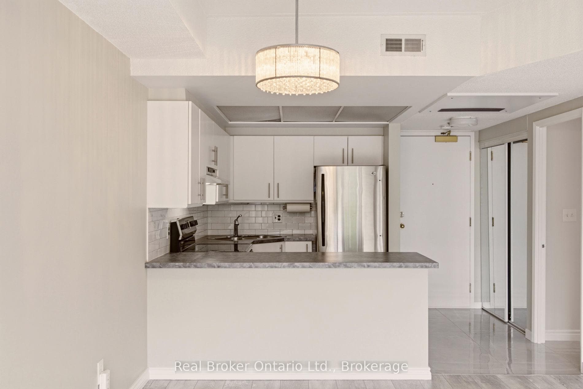 105 Bagot Street Unit 409 photo 10