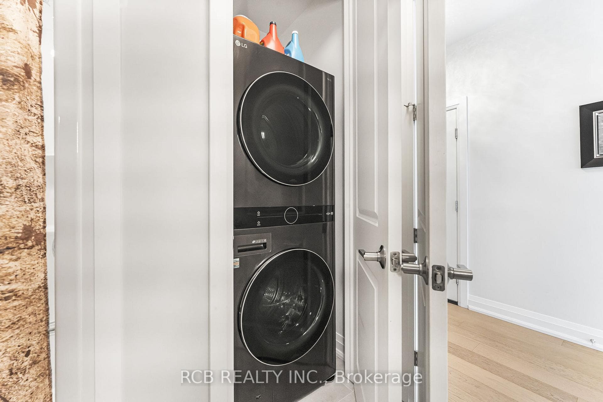 8974 Willoughby Drive Unit 24 photo 8