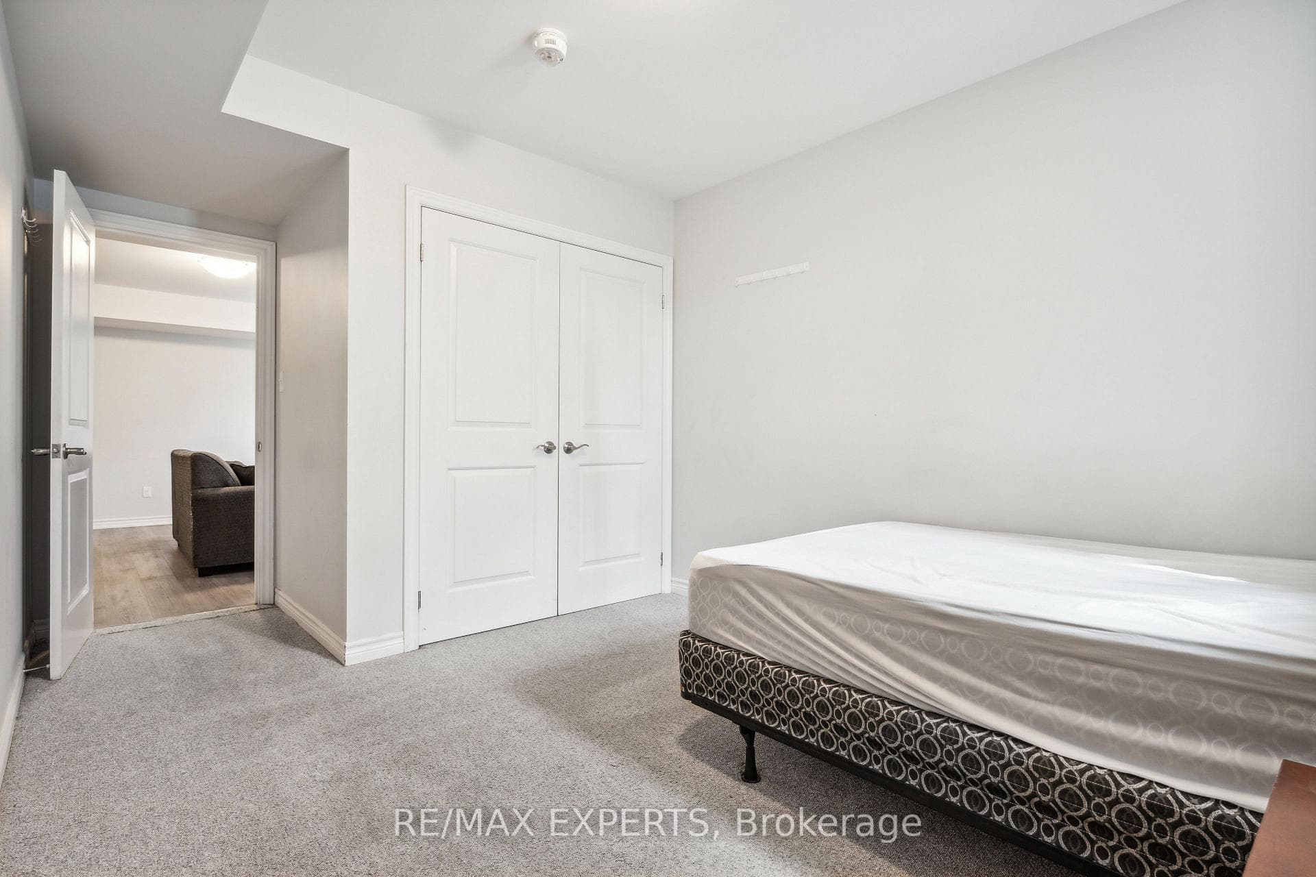 246 Penetanguishene Road Unit 13 photo 25