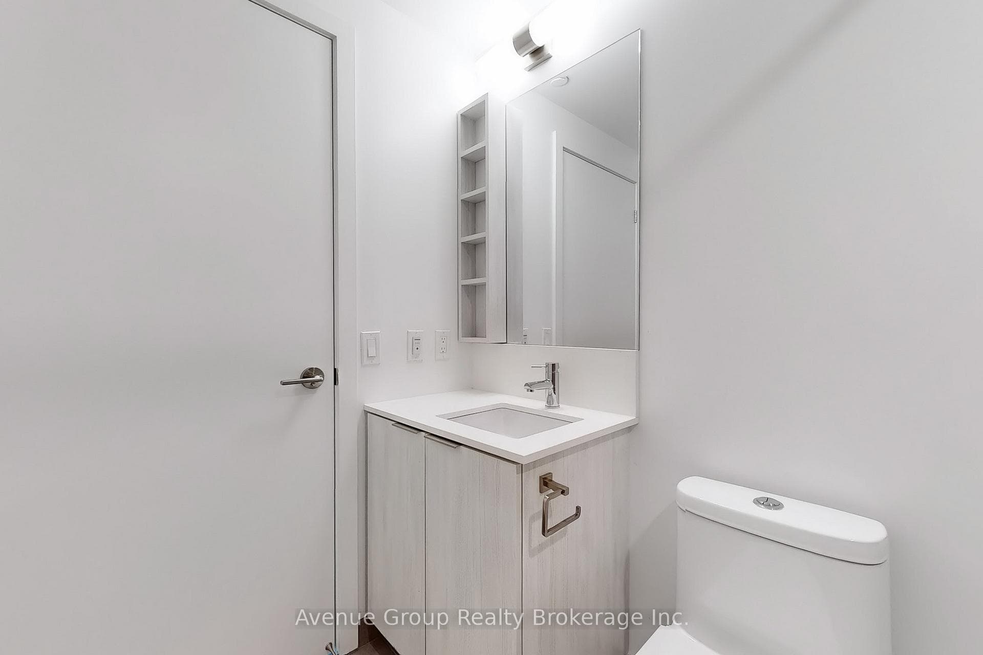 8 Wellesley Street Unit 708 photo 18
