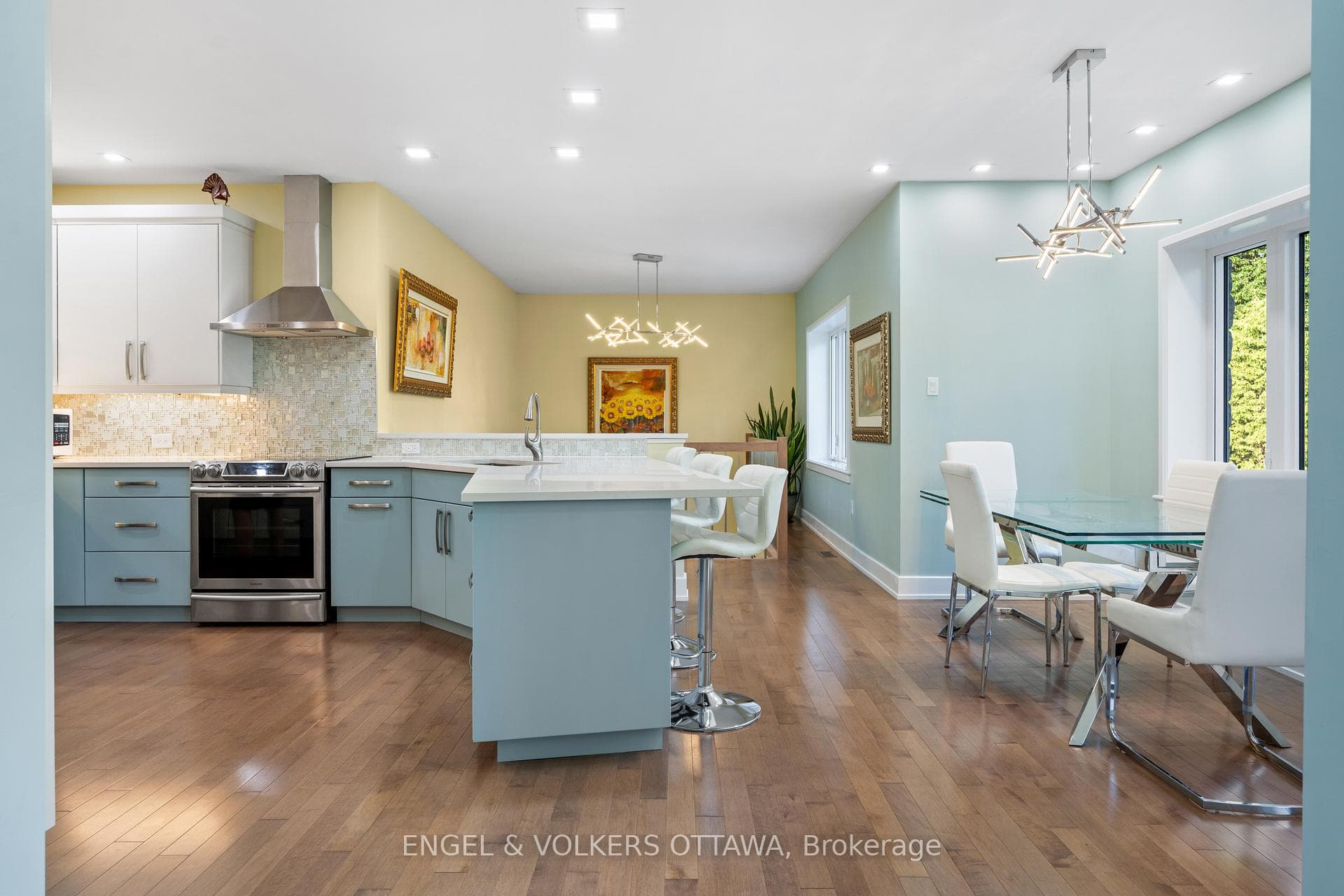 1562 Lakeshore Drive photo 16