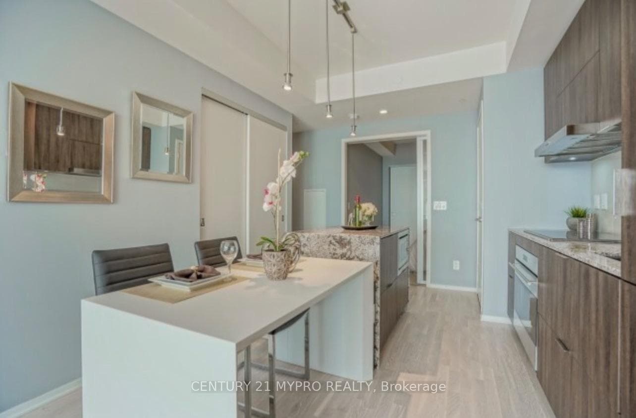 1 Bloor Street Unit 5808 photo 4