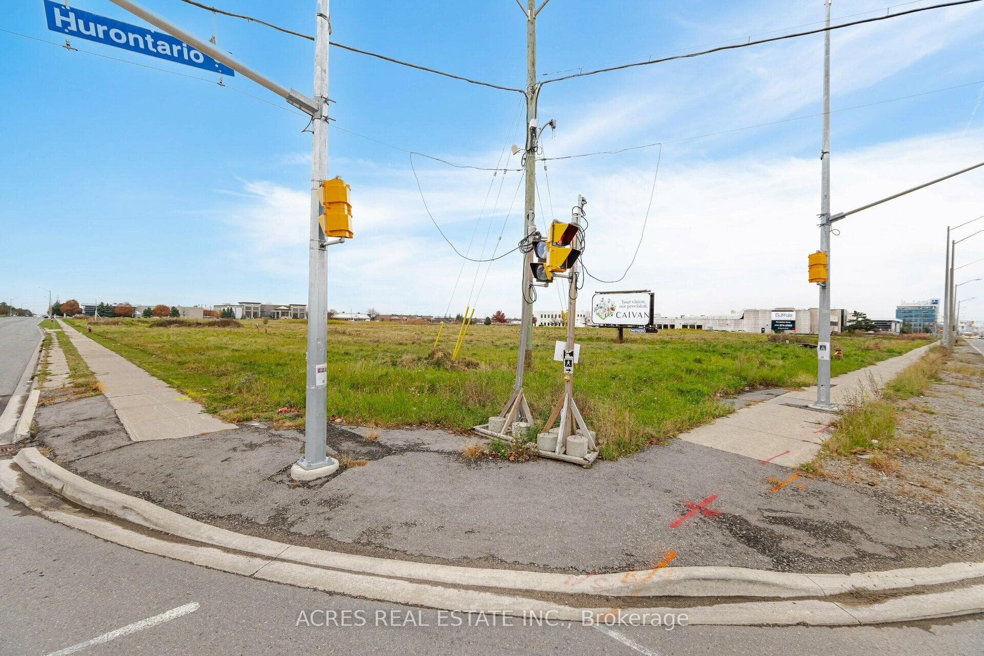 70 Superior Boulevard photo 3