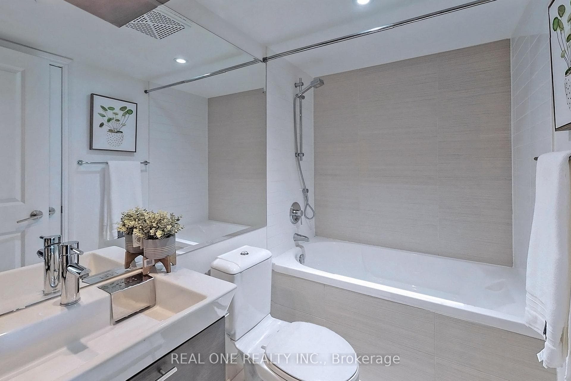 386 Yonge Street Unit 805 photo 22