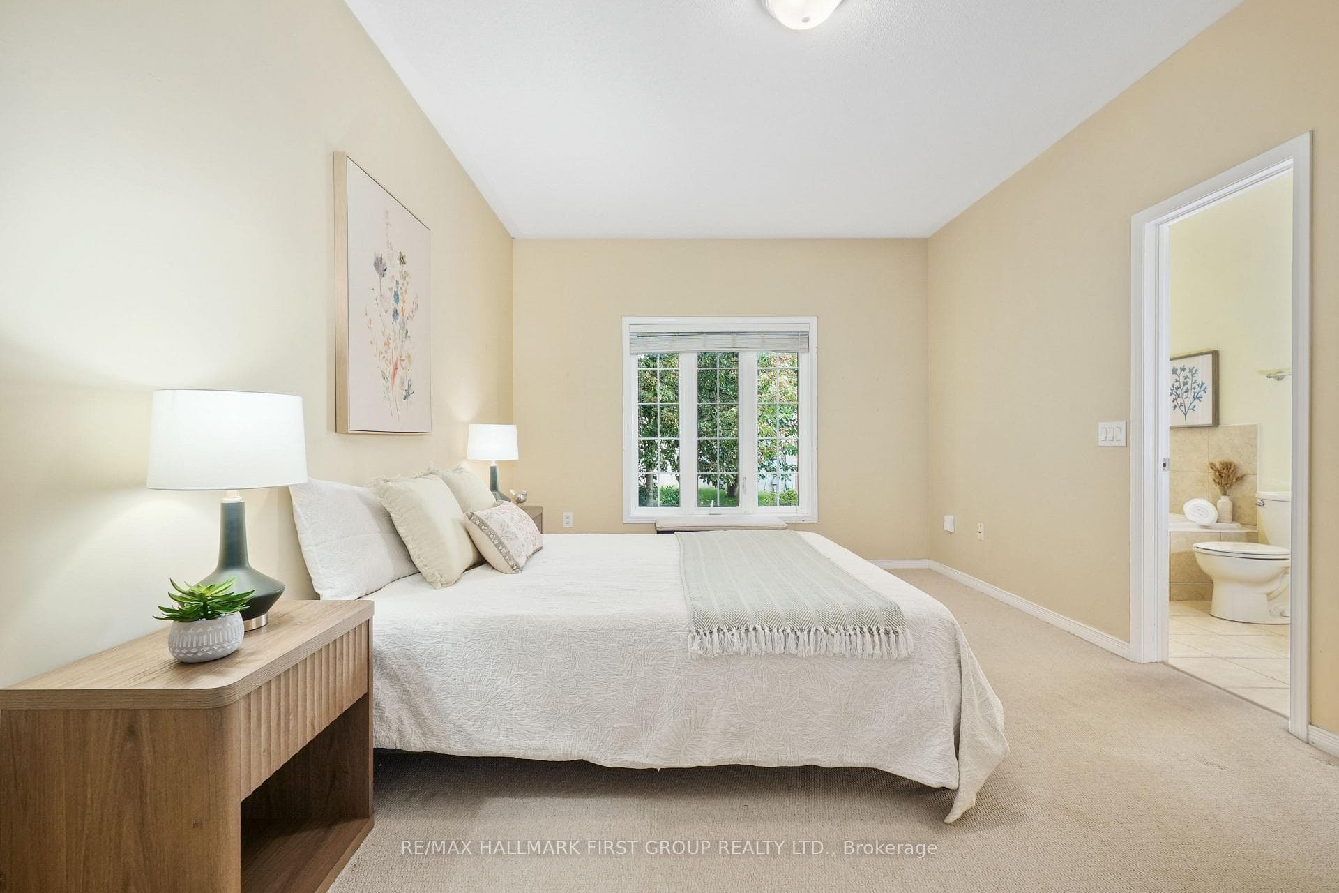 850 Leonard Street photo 16