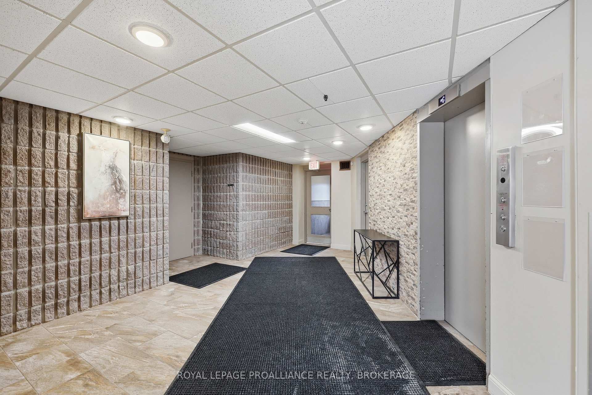 17 Eldon Hall Place Unit 215 photo 3