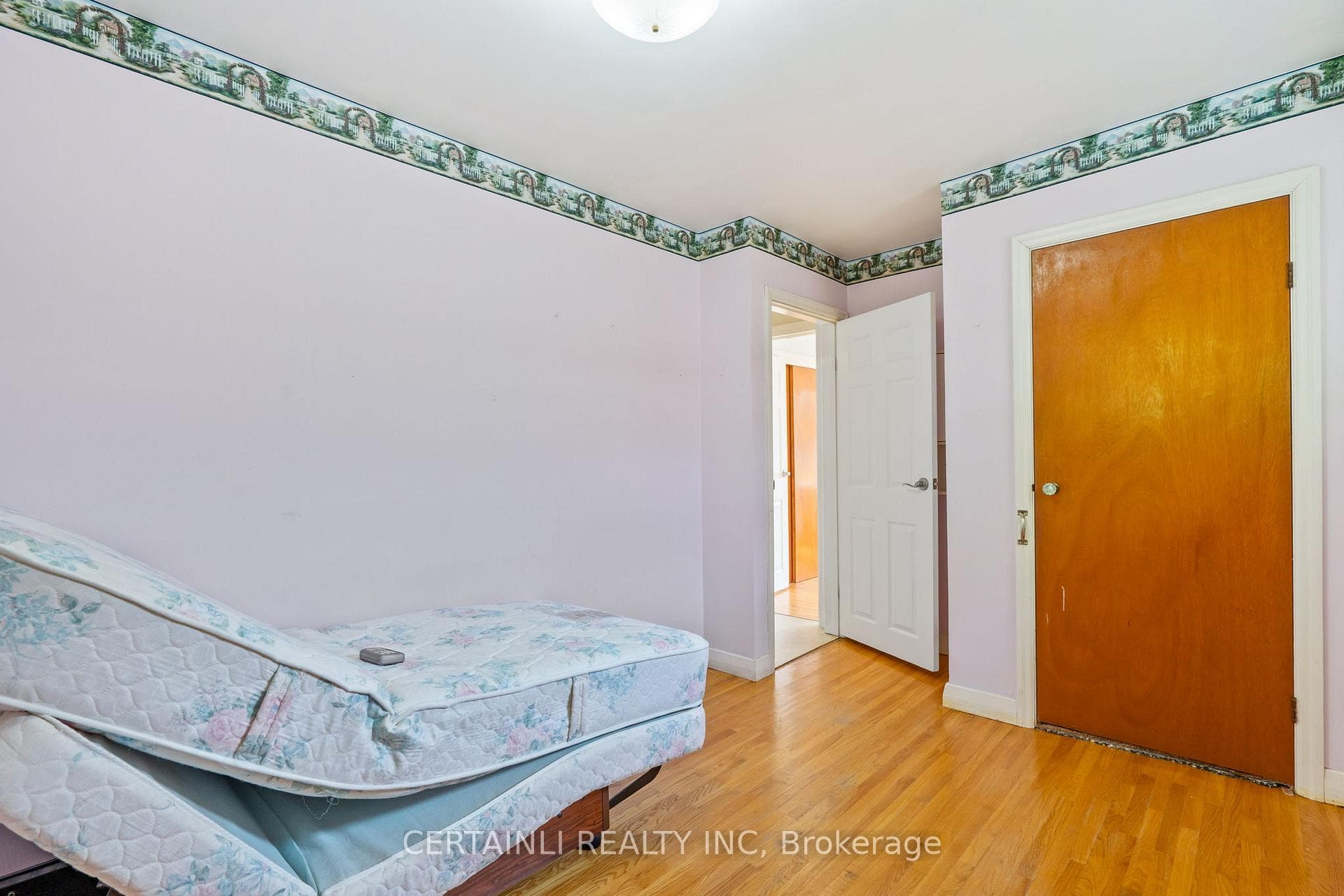 15 Hepburn Avenue photo 17