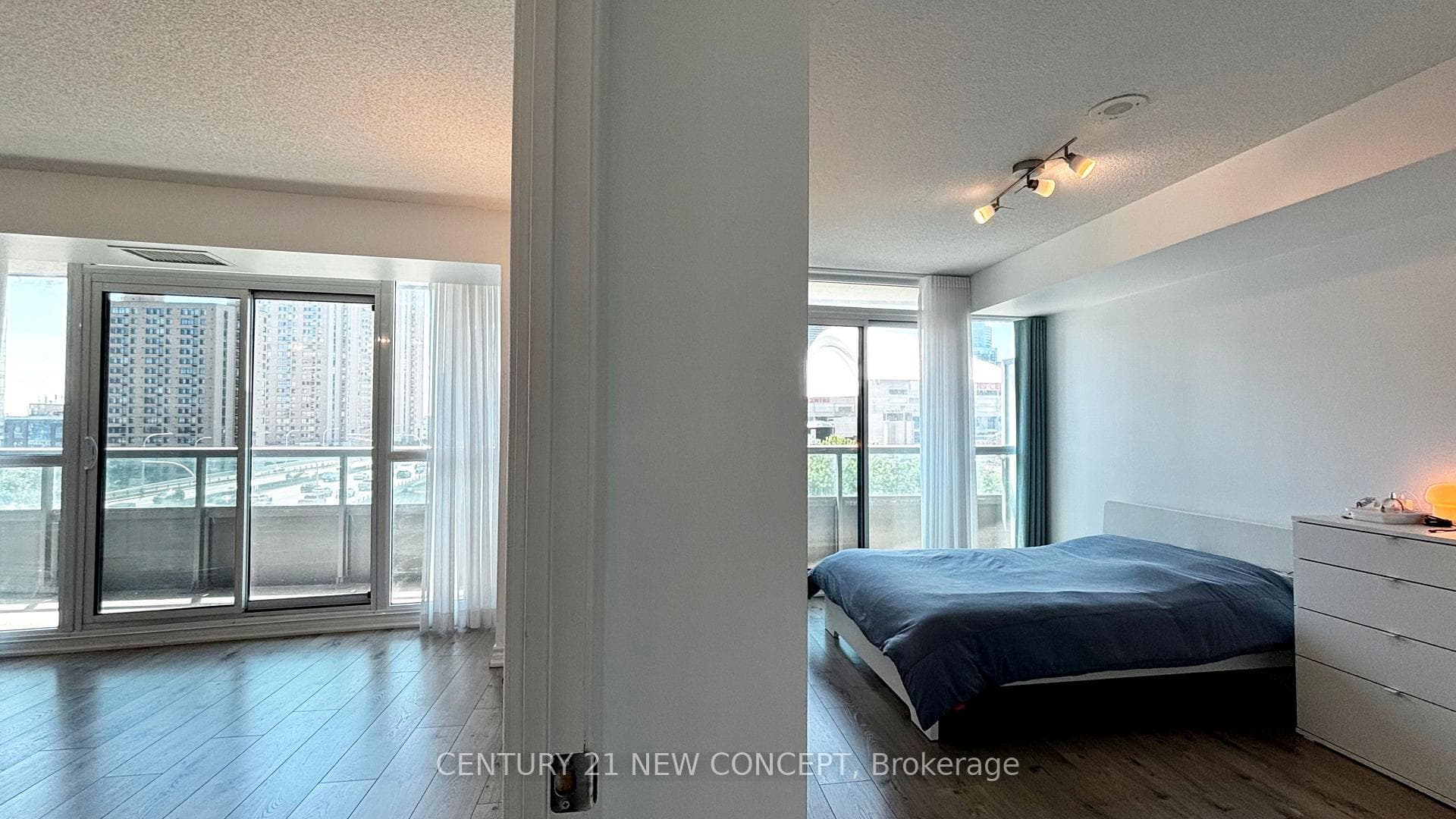 25 Lower Simcoe Street Unit 808 photo 9