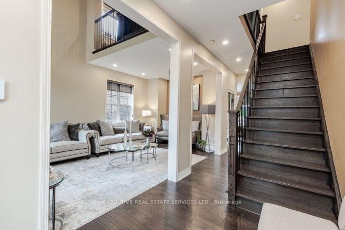 1129 Meighen Way photo 7