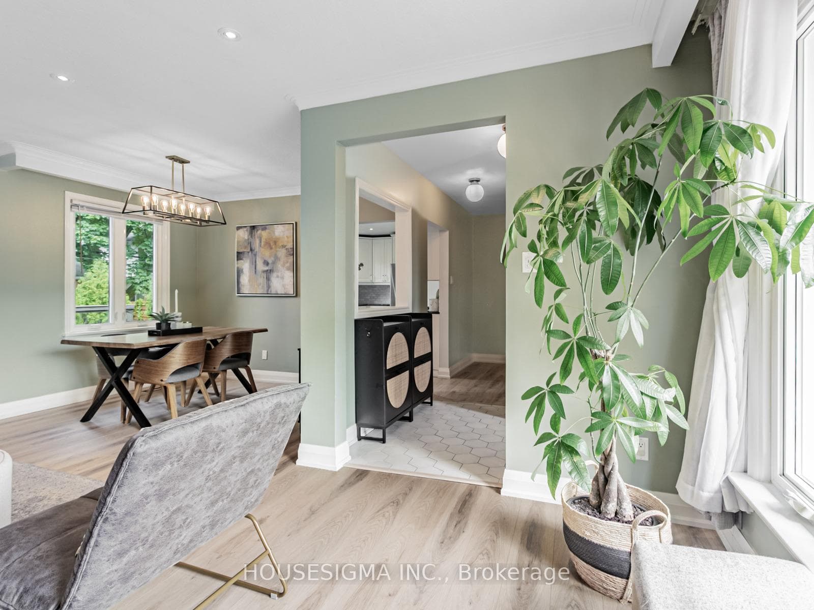 72 Ludstone Drive photo 7