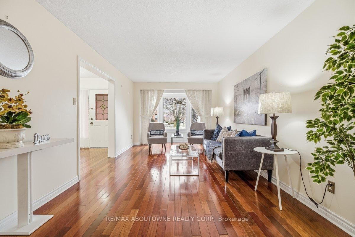 4538 Mayflower Drive photo 6