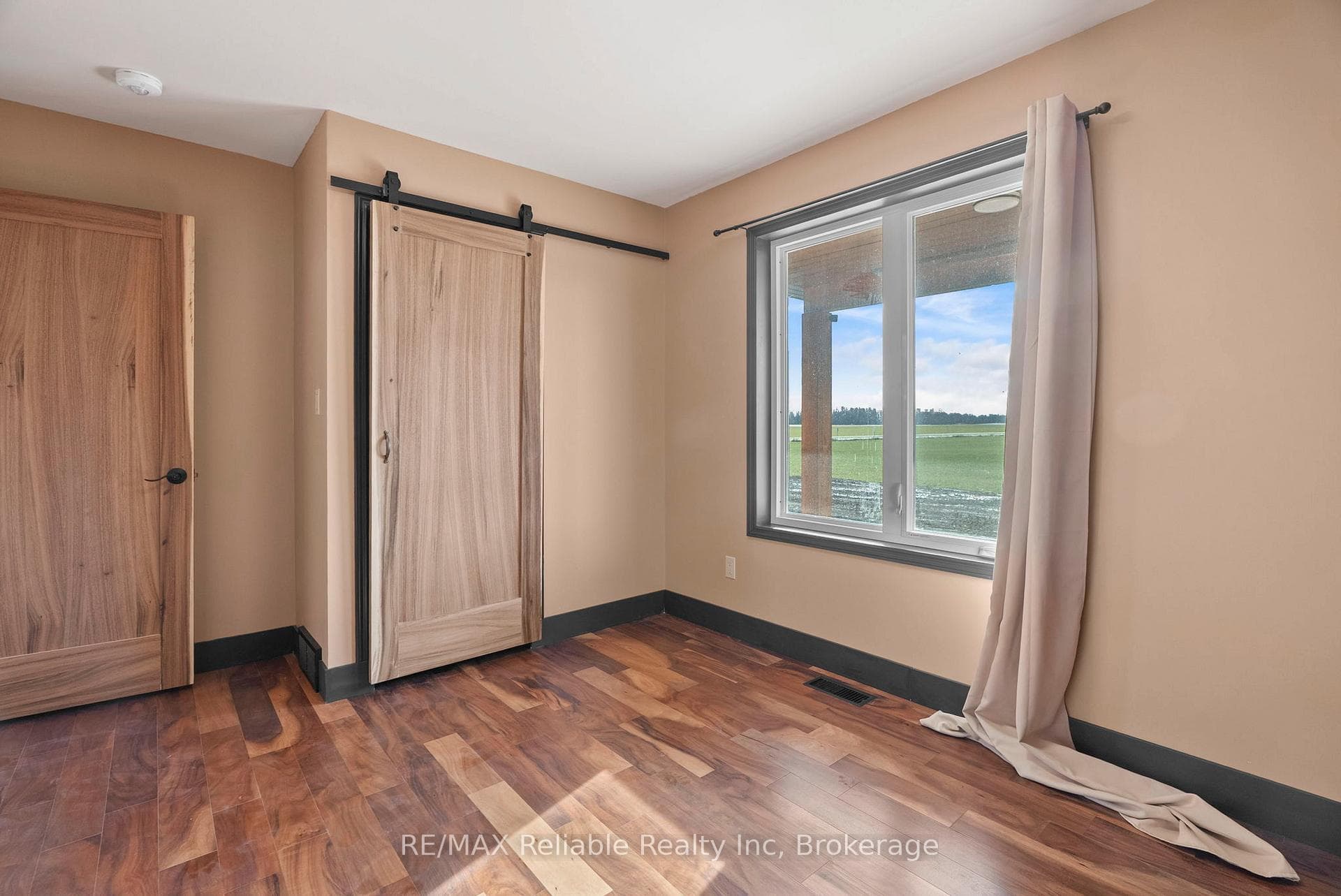 43841 Cranbrook Road photo 17