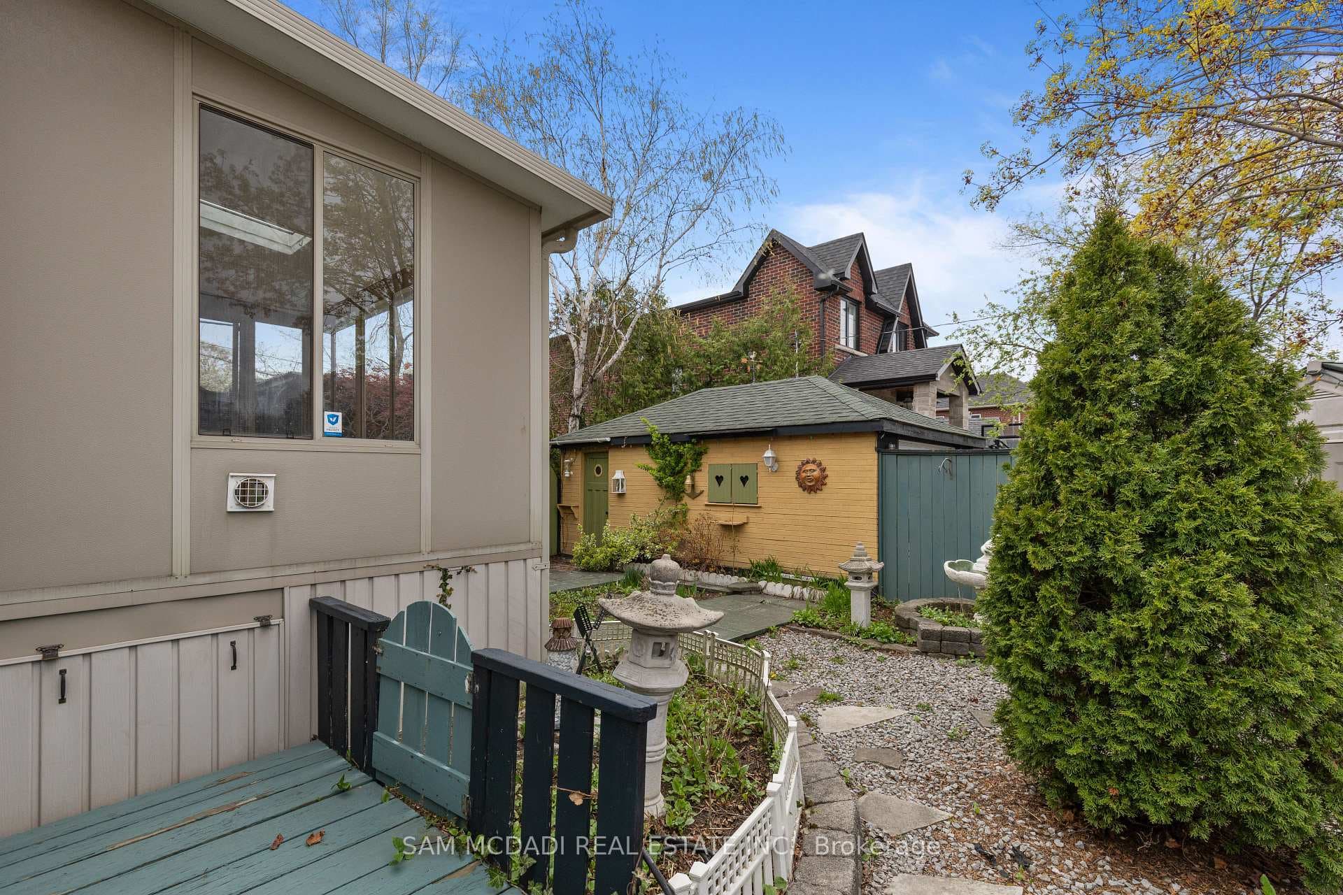 319 Cosburn Avenue photo 47