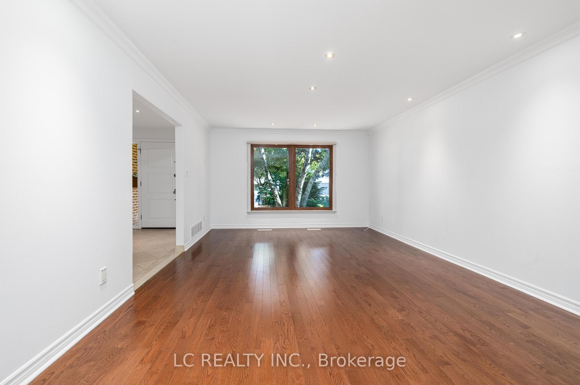 141 Mossgrove Trail photo 4
