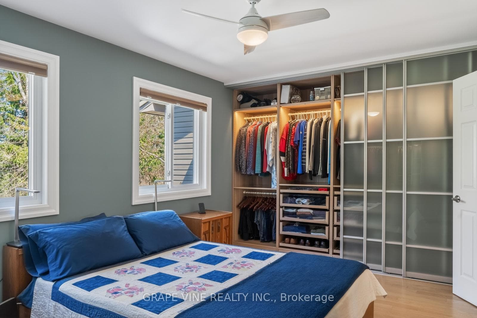 142 College Circle photo 21