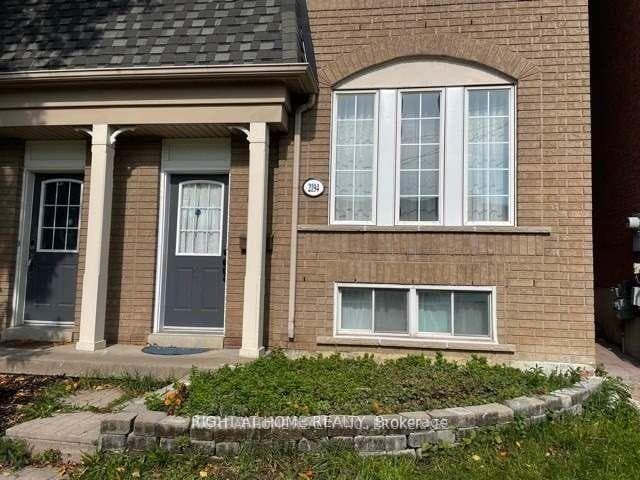 2194 St Clair Avenue photo 2