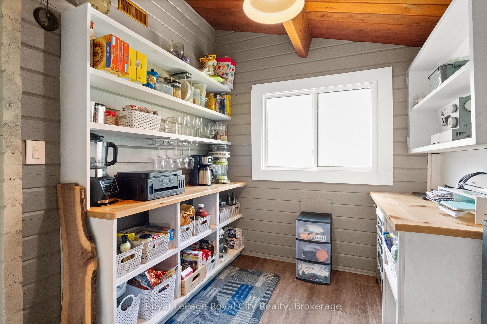 Kitchen pantry