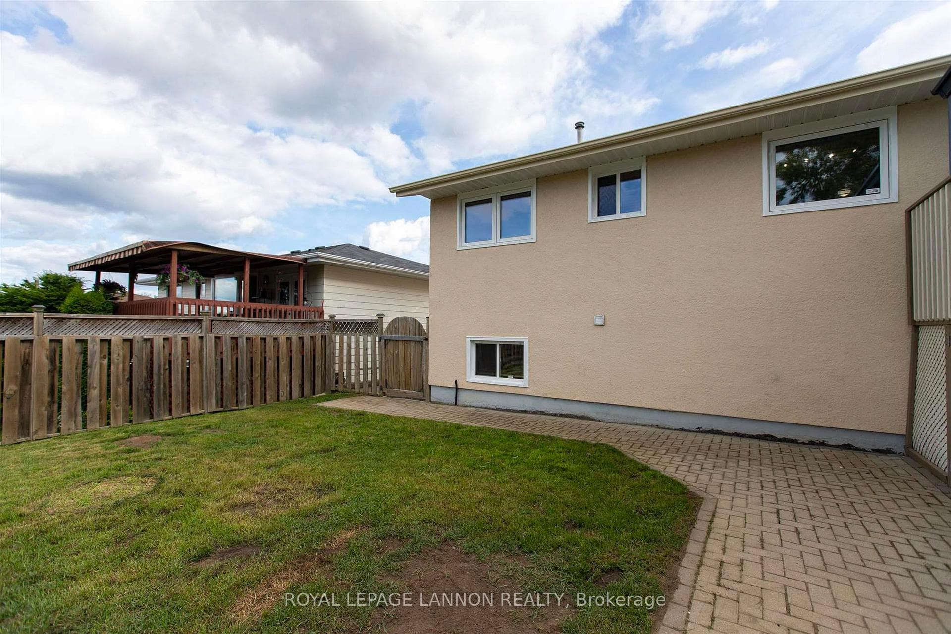 157 Iris Crescent photo 33