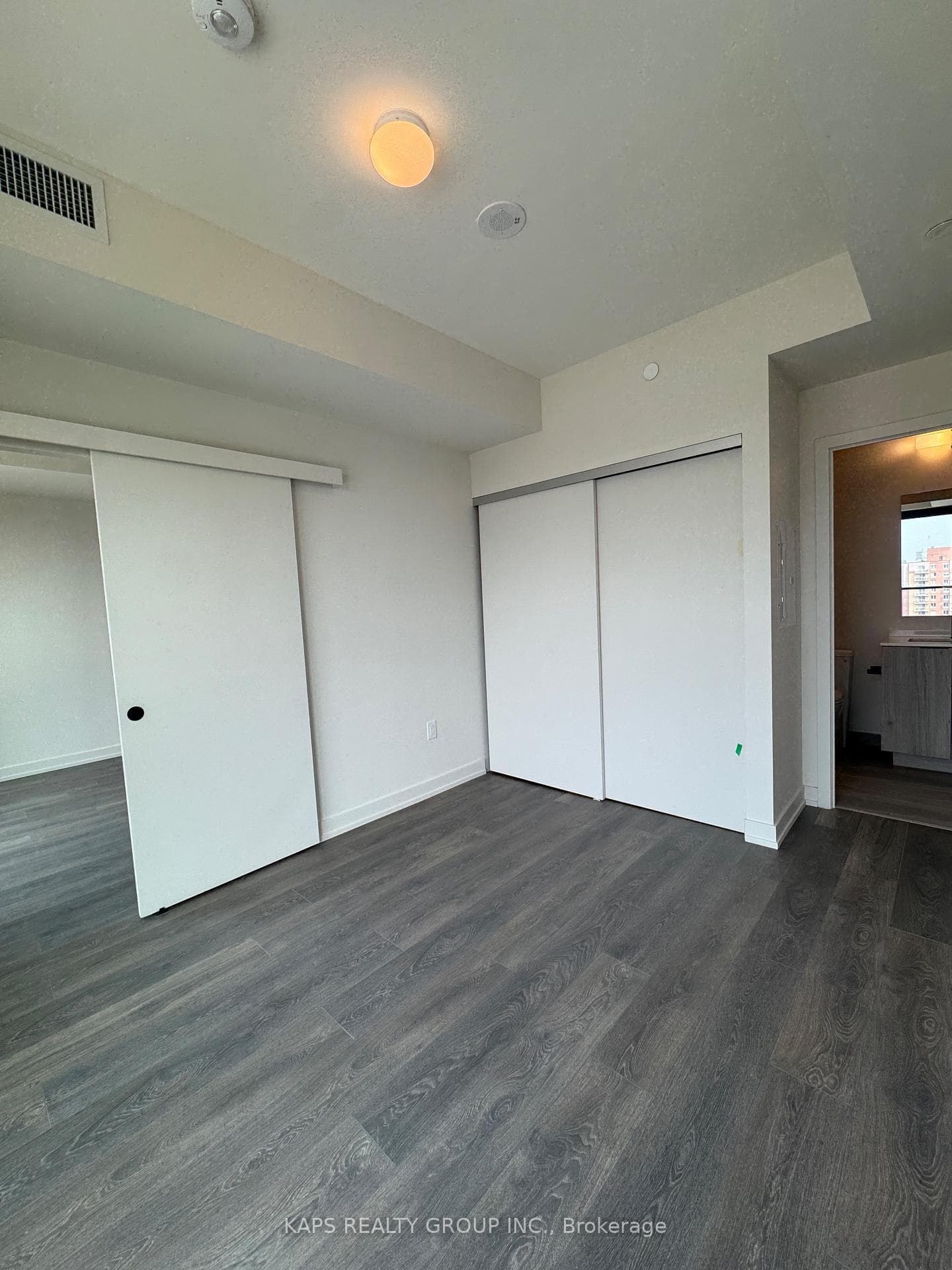 181 Sterling Road Unit 1212 photo 18