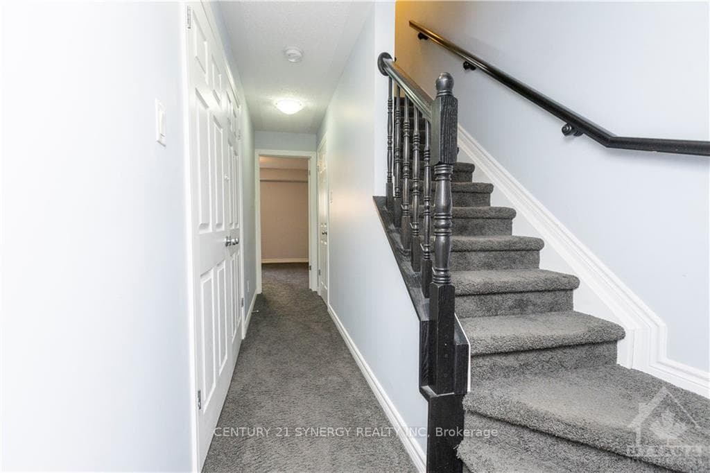 1124 DOCTEUR CORBEIL Boulevard Unit 13 photo 17