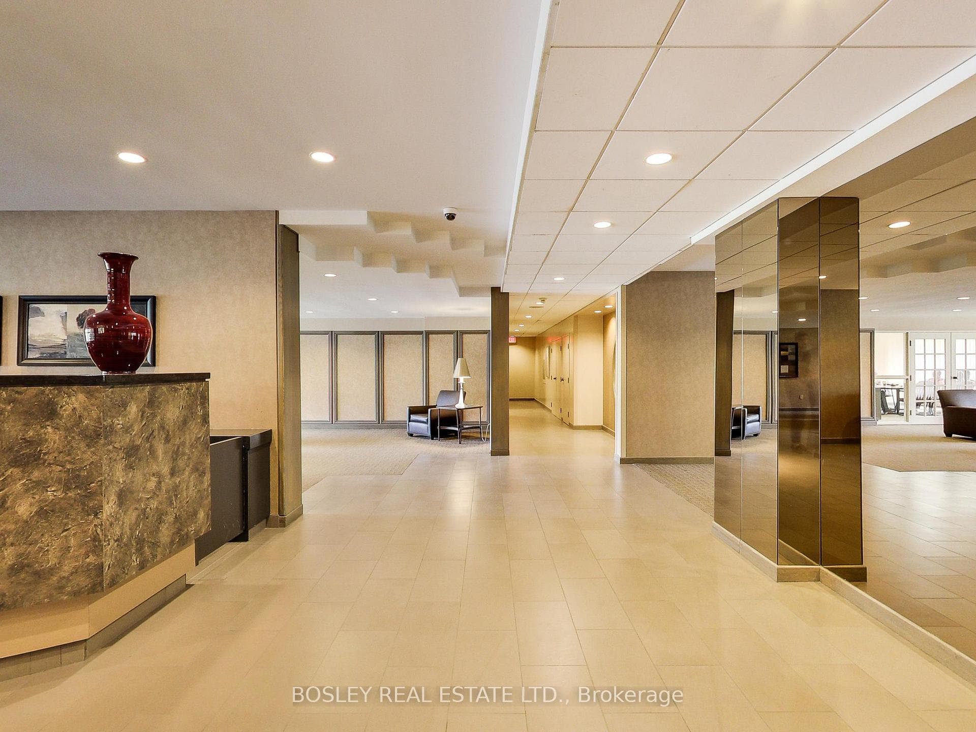 15 Maitland Place Unit 1505 photo 2