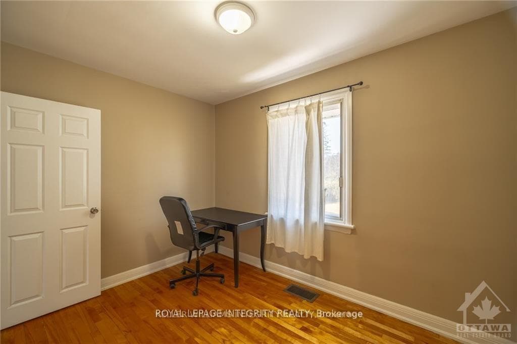147 Oakridge Boulevard photo 15