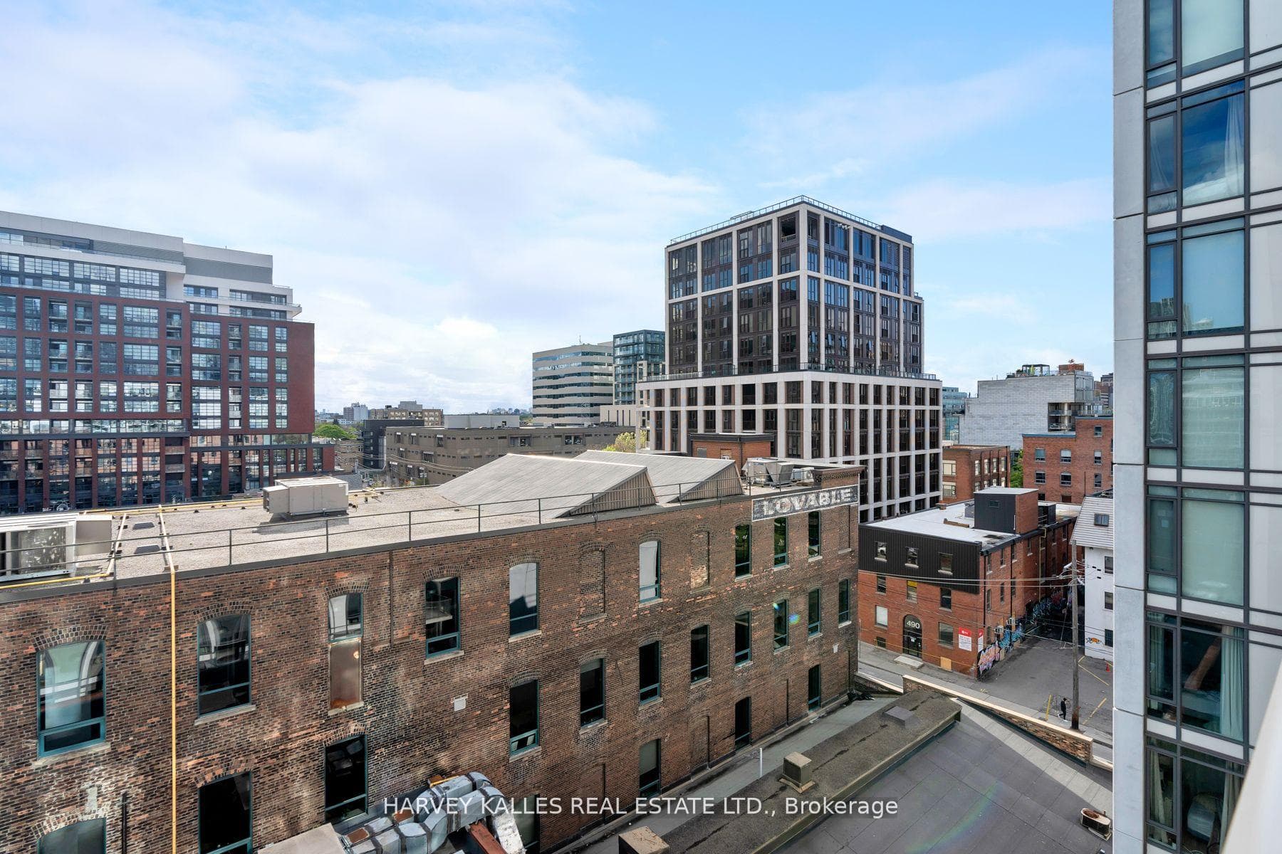 461 Adelaide Street Unit 827 photo 11