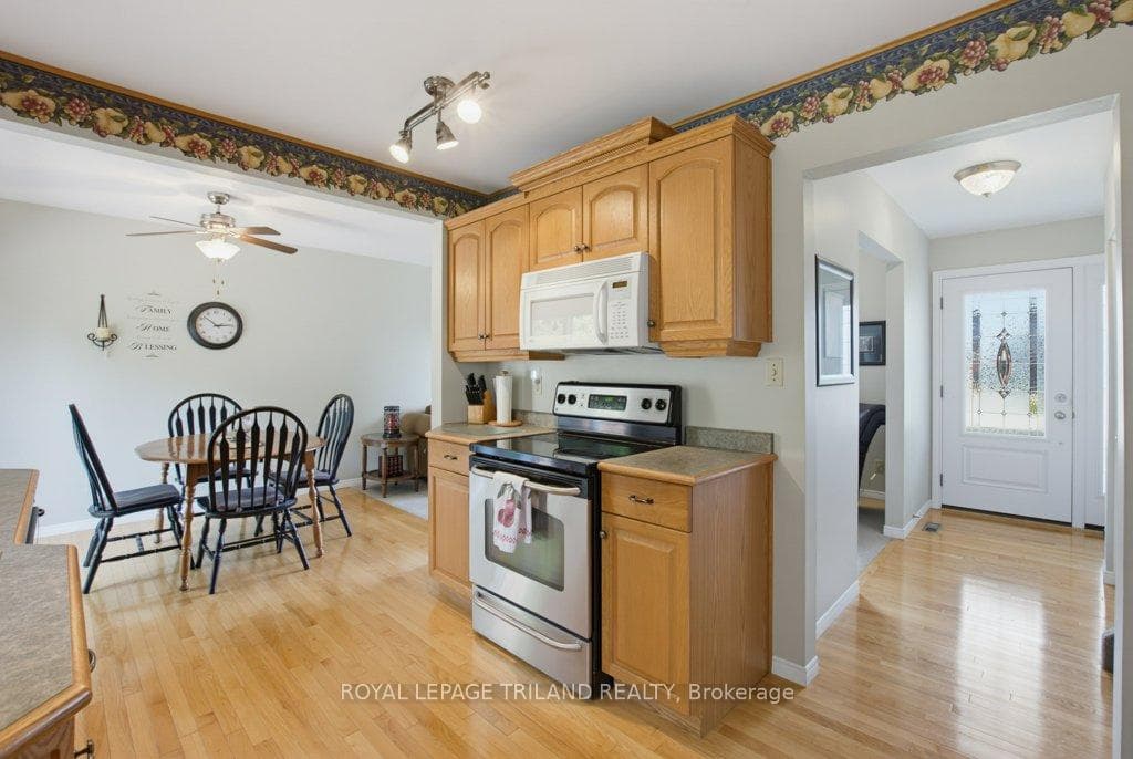 5 Warren Crescent photo 15