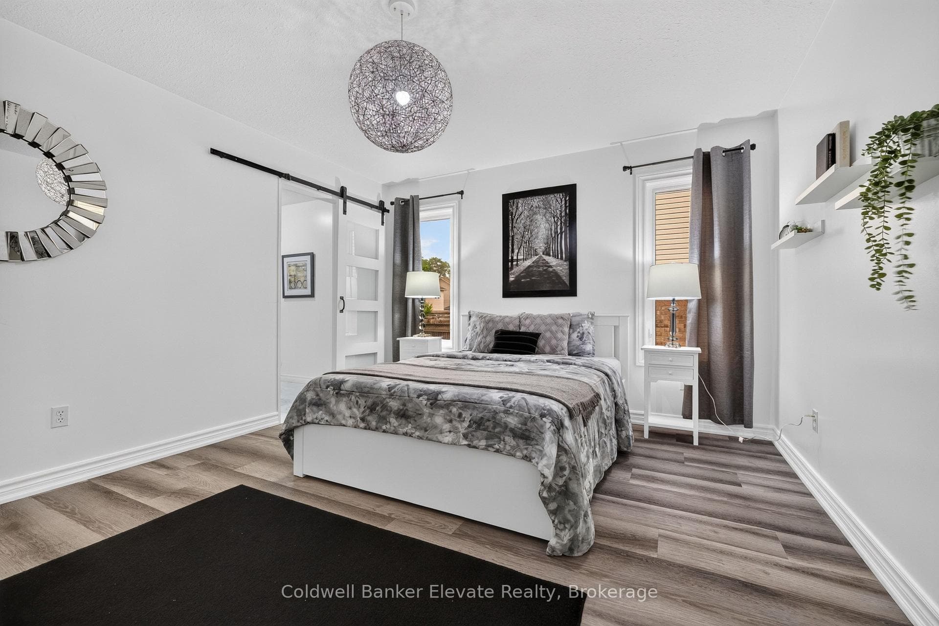 957 Gzowski Street photo 23